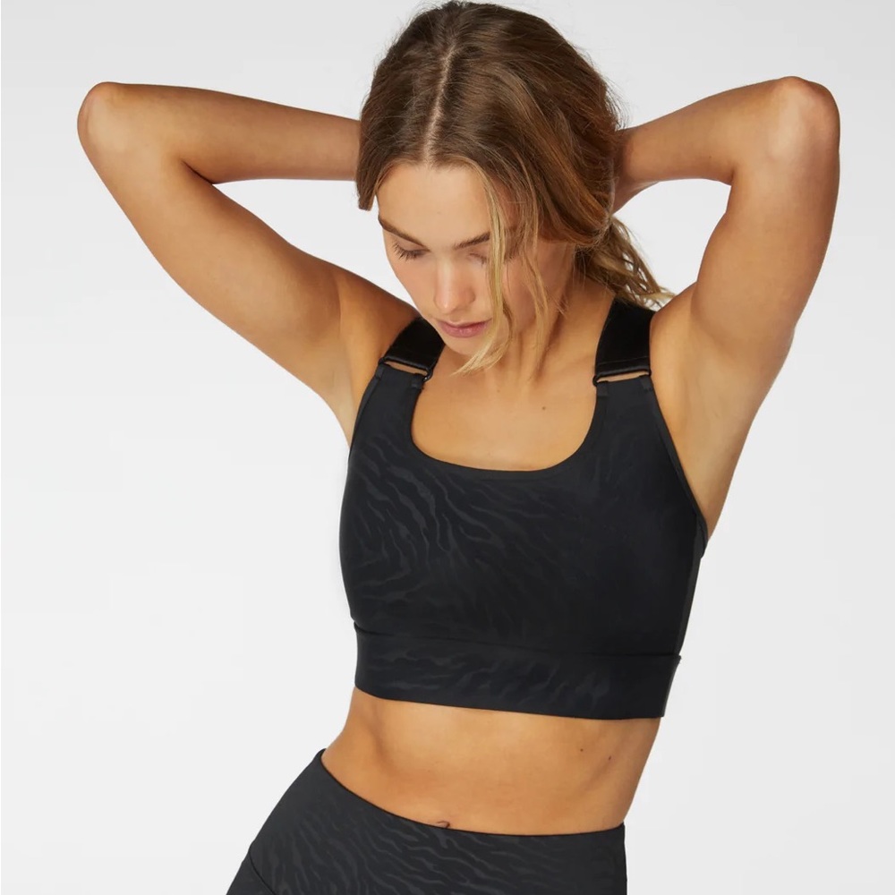 NWT L’URV Step Up Crop / Sports Bra